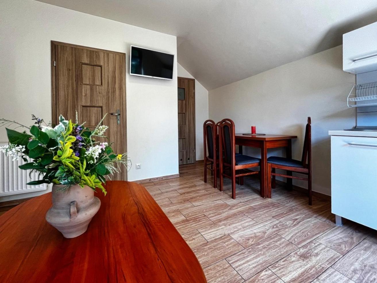 פוביירובו Apartamenty Winniczki מראה חיצוני תמונה